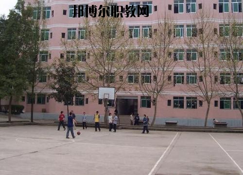四川達(dá)州經(jīng)濟(jì)貿(mào)易學(xué)校2020年報(bào)名條件、招生要求、招生對象