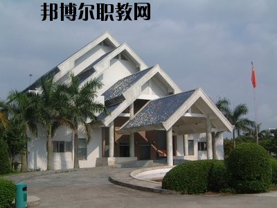 曲靖羅平職業(yè)技術(shù)學(xué)校2020年報名條件、招生要求、招生對象
