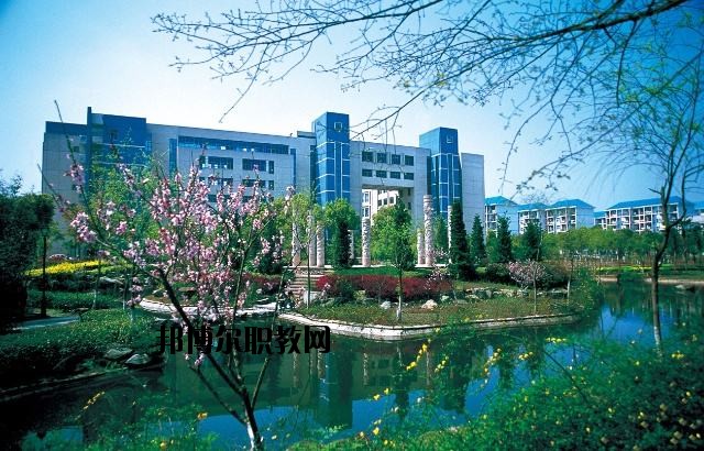 通山職教中心2020年報(bào)名條件、招生要求、招生對象