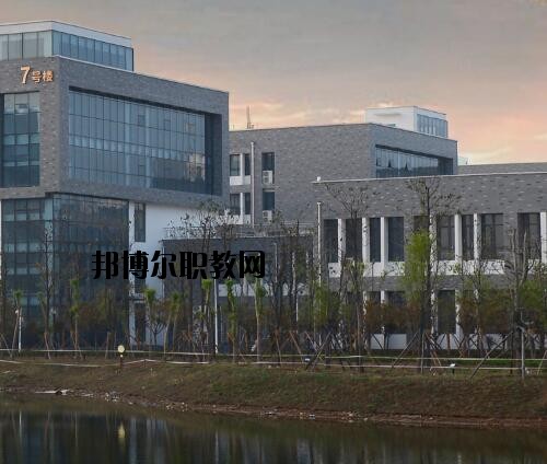 鄭州信息技術(shù)學(xué)校怎么樣、好不好