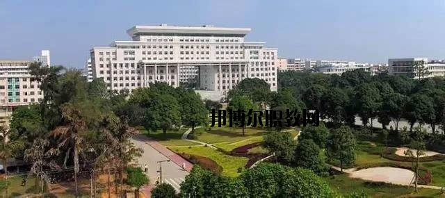 咸寧生物機(jī)電工程學(xué)校怎么樣、好不好