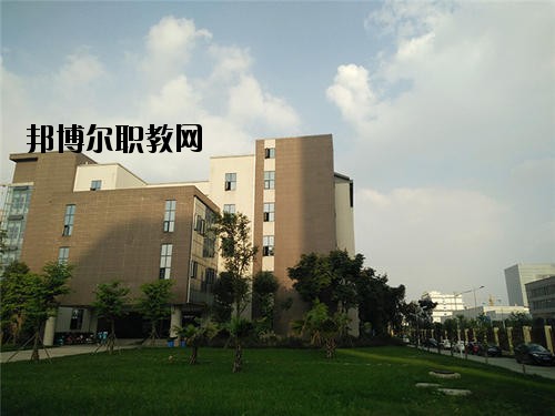 內(nèi)江科技開(kāi)發(fā)學(xué)校2020年報(bào)名條件、招生要求、招生對(duì)象