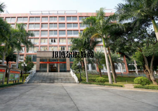 重慶華陽(yáng)技工學(xué)校2020年報(bào)名條件、招生要求、招生對(duì)象