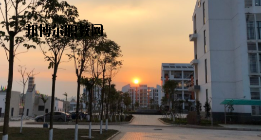 廣西二輕高級技工學(xué)校怎么樣、好不好