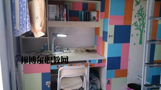 通?？h職業(yè)高級中學住宿條件