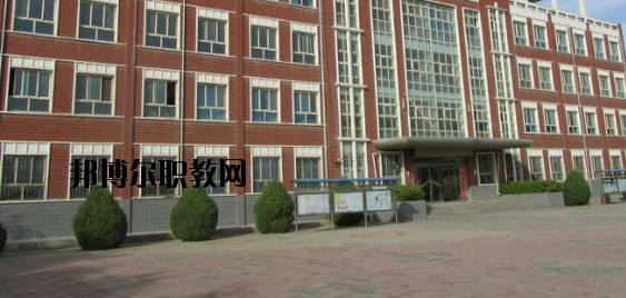 蘭州航空工業(yè)技工學校2020年報名條件、招生要求、招生對象