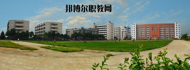 華寧縣職業(yè)高級中學怎么樣、好不好