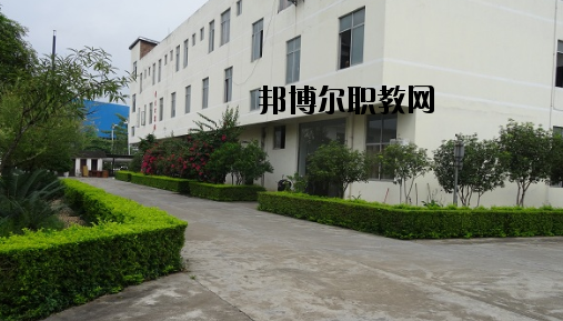 廣西玉林畜牧獸醫(yī)學(xué)校2020年報名條件、招生要求、招生對象 