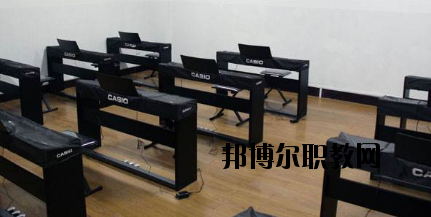 酒泉農(nóng)墾技工學(xué)校2020年報(bào)名條件、招生要求、招生對(duì)象