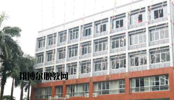 廣西電子高級(jí)技工學(xué)校2020年報(bào)名條件、招生要求、招生對(duì)象