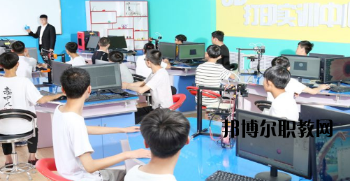 甘肅秦隴技工學(xué)校2020年報(bào)名條件、招生要求、招生對(duì)象
