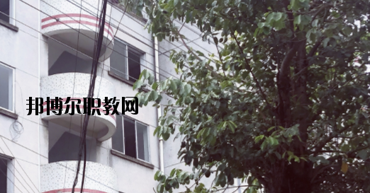 廣西工貿(mào)職業(yè)技術(shù)學(xué)校2020年報名條件、招生要求、招生對象 