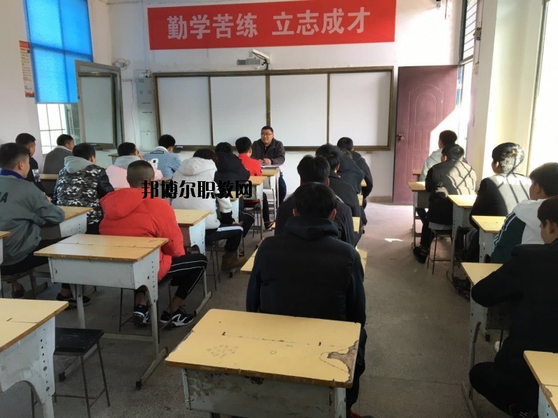 銅鼓縣職業(yè)中專學(xué)校2020年報(bào)名條件、招生要求、招生對(duì)象