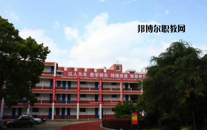江西建筑工業(yè)學(xué)校2020年報名條件、招生要求、招生對象