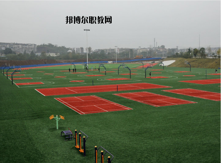 南充技師學(xué)院2020年招生辦聯(lián)系電話(huà)