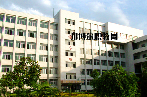 南陽(yáng)文化藝術(shù)學(xué)校2021年報(bào)名條件、招生要求、招生對(duì)象