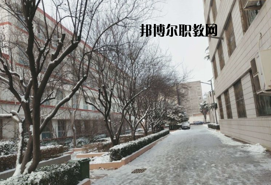 河南平頂山外國語學(xué)校2021年報名條件、招生要求、招生對象