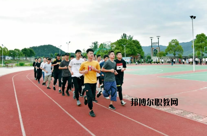 九江廬山西海藝術(shù)學(xué)校2020年報(bào)名條件、招生要求、招生對(duì)象