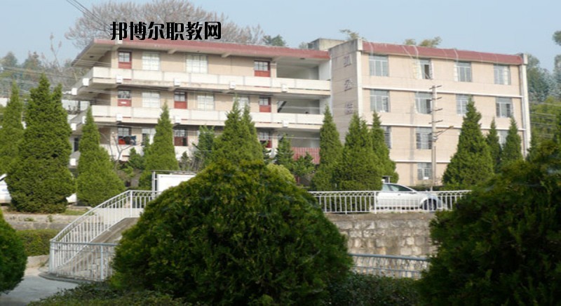 保山隆陽區(qū)職業(yè)技術(shù)學校2020年報名條件、招生要求、招生對象