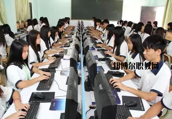 肇慶高要技工學(xué)校2020年報名條件、招生要求、招生對象