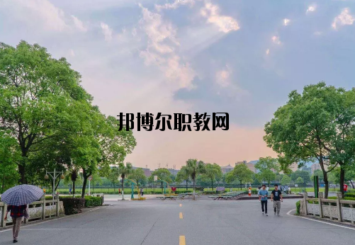 新余新興產(chǎn)業(yè)工程學(xué)校怎么樣、好不好