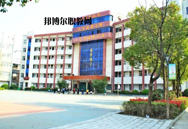 孝感工業(yè)學(xué)校2020年報(bào)名條件、招生要求、招生對(duì)象