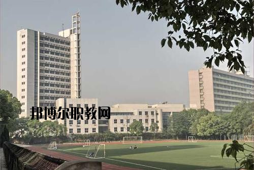 南充工業(yè)職業(yè)技術學校2020年報名條件、招生要求、招生對象