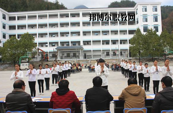 興山職業(yè)教育中心2020年報(bào)名條件、招生要求、招生對(duì)象