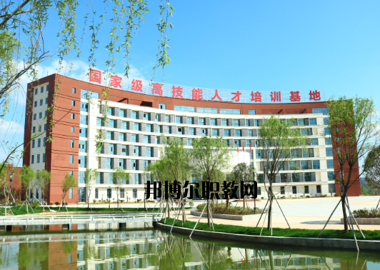 寧都技工學(xué)校2020年招生辦聯(lián)系電話(huà)