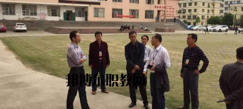 富川職業(yè)技術(shù)學(xué)校2020年報名條件、招生要求、招生對象 