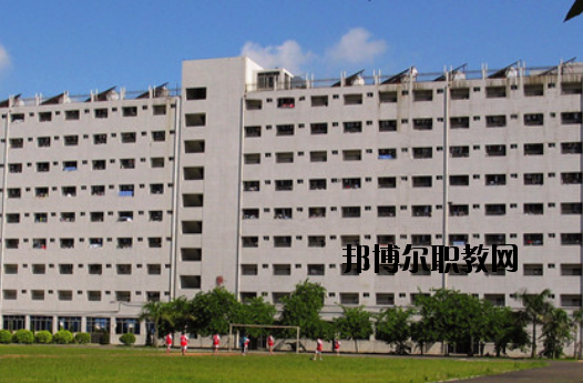 廣東輕工業(yè)技師學(xué)院2020年報(bào)名條件、招生要求、招生對象