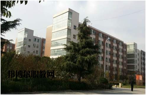 鄭州中原中等專業(yè)學校2021年報名條件、招生要求、招生對象
