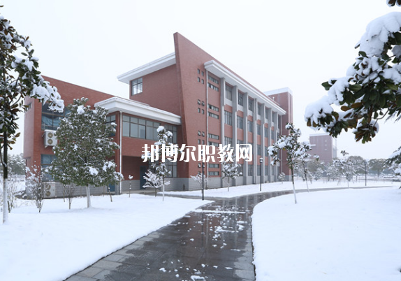 安徽汽車工業(yè)學校網(wǎng)站網(wǎng)址