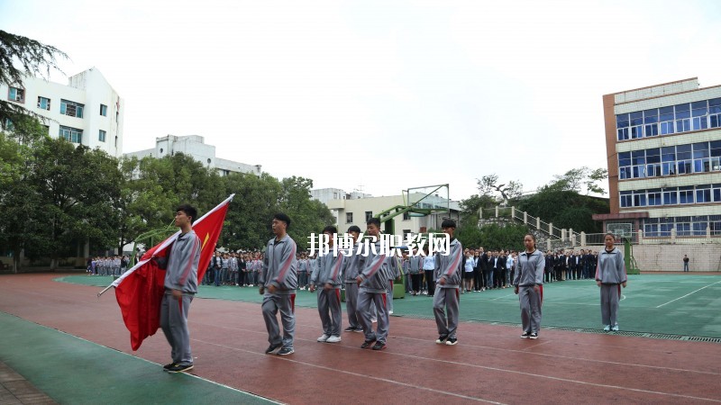 夏邑第一中等專業(yè)學校2021年招生辦聯系電話