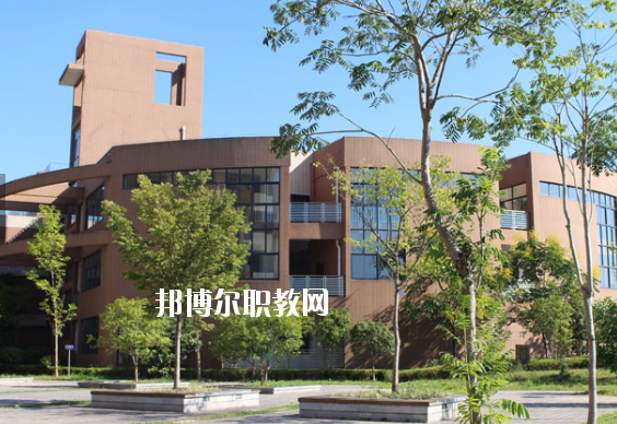 黃山東華技工學(xué)校2020年報(bào)名條件、招生要求、招生對(duì)象