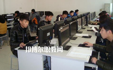 合肥商貿(mào)職業(yè)學(xué)校2020年招生辦聯(lián)系電話(huà)