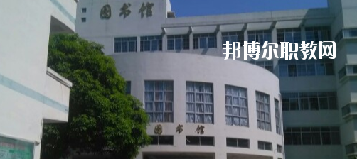 百色市職業(yè)技術(shù)學(xué)校2020年報(bào)名條件、招生要求、招生對象 