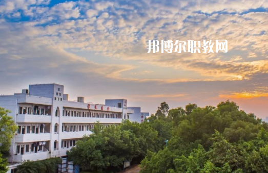廣州市南沙區(qū)嶺東職業(yè)技術(shù)學(xué)校2020年報名條件、招生要求、招生對象