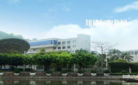 深圳市新鵬職業(yè)高級(jí)中學(xué)怎么樣、好不好