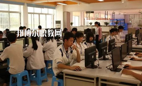 佛山順德區(qū)李偉強(qiáng)職業(yè)技術(shù)學(xué)校怎么樣、好不好