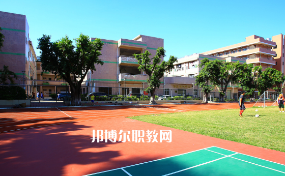 東莞經(jīng)濟(jì)貿(mào)易學(xué)校怎么樣、好不好