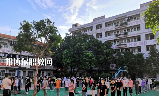 佛山騰飛技工學(xué)校2021年學(xué)費(fèi)、收費(fèi)多少