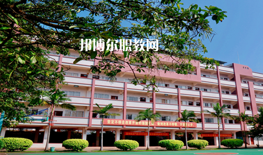 肇慶廣寧衛(wèi)生中等職業(yè)技術(shù)學(xué)校2021年報(bào)名條件、招生要求、招生對(duì)象