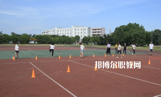 吳川職業(yè)高級中學(xué)2021年報名條件、招生要求、招生對象