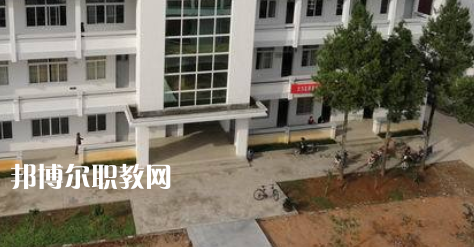 黟縣職業(yè)學校2021年報名條件、招生要求、招生對象 