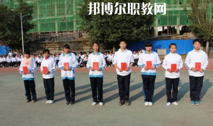 重慶市墊江縣第二職業(yè)中學校2021年報名條件、招生要求、招生對象