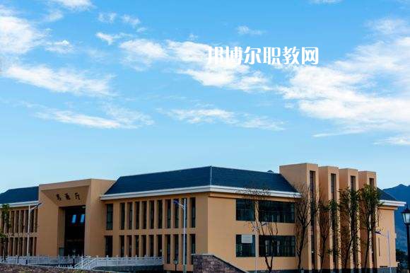 云龍縣民族職業(yè)高級(jí)中學(xué)網(wǎng)站網(wǎng)址