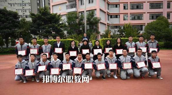 昆明盤龍職業(yè)高級中學怎么樣、好不好