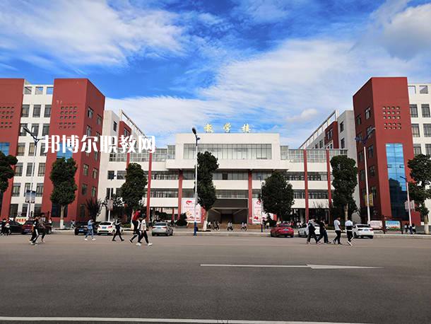 曲靖麒麟職業(yè)技術(shù)學(xué)校2021年學(xué)費、收費多少