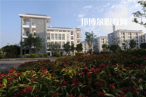 普洱農(nóng)業(yè)學(xué)校2021年報名條件、招生要求、招生對象
